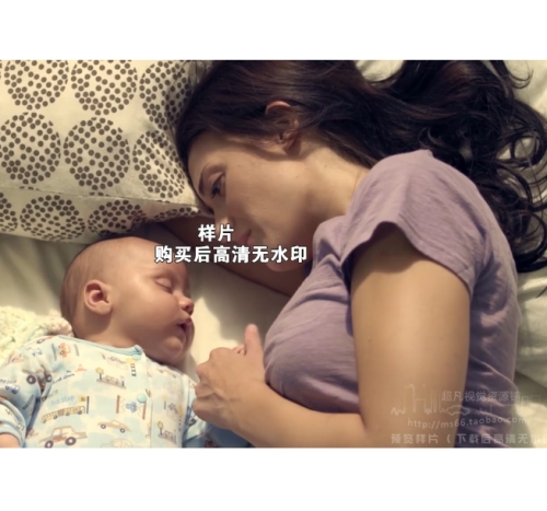 产后妈妈和孩子母亲哺乳照顾宝宝婴儿视频素材